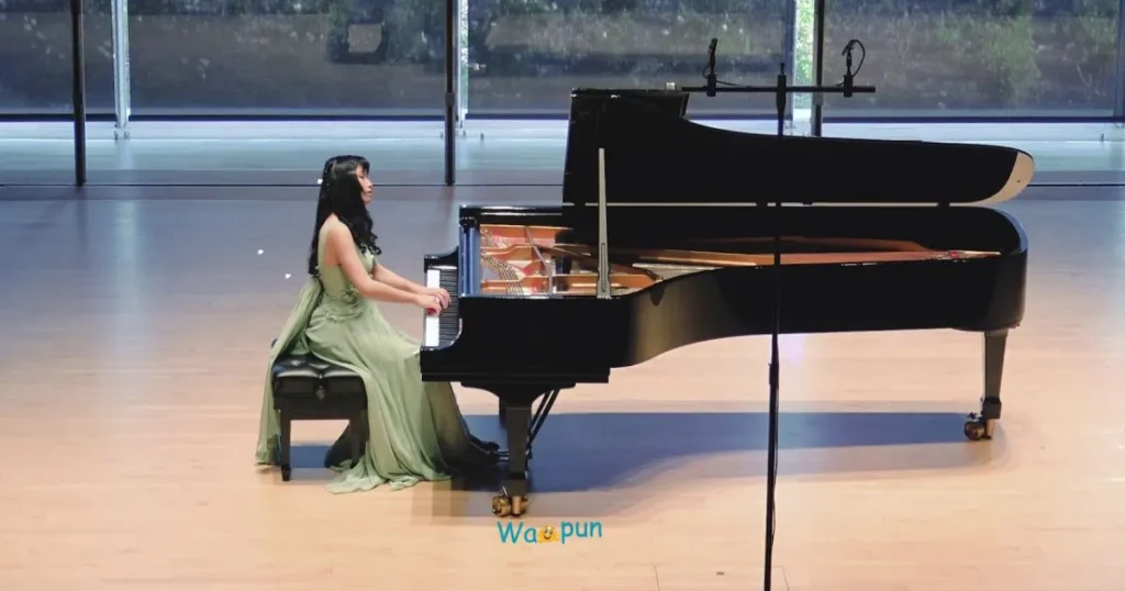 Pianist Puns for Holidays